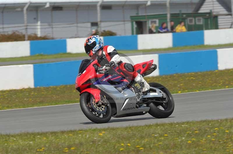 Motorcycle action photographs;donington;donington park leicestershire;donington photographs;event digital images;eventdigitalimages;no limits trackday;peter wileman photography;trackday;trackday digital images;trackday photos