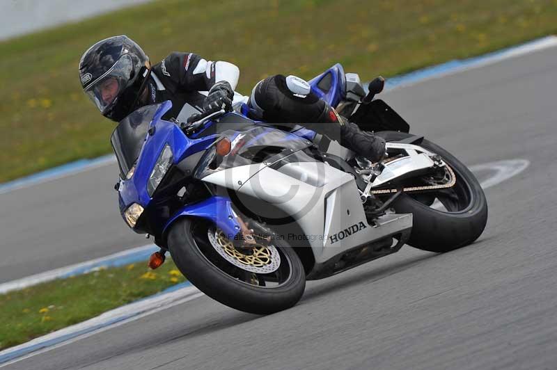 Motorcycle action photographs;donington;donington park leicestershire;donington photographs;event digital images;eventdigitalimages;no limits trackday;peter wileman photography;trackday;trackday digital images;trackday photos