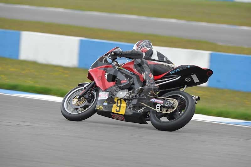 Motorcycle action photographs;donington;donington park leicestershire;donington photographs;event digital images;eventdigitalimages;no limits trackday;peter wileman photography;trackday;trackday digital images;trackday photos