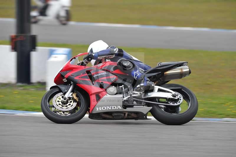 Motorcycle action photographs;donington;donington park leicestershire;donington photographs;event digital images;eventdigitalimages;no limits trackday;peter wileman photography;trackday;trackday digital images;trackday photos