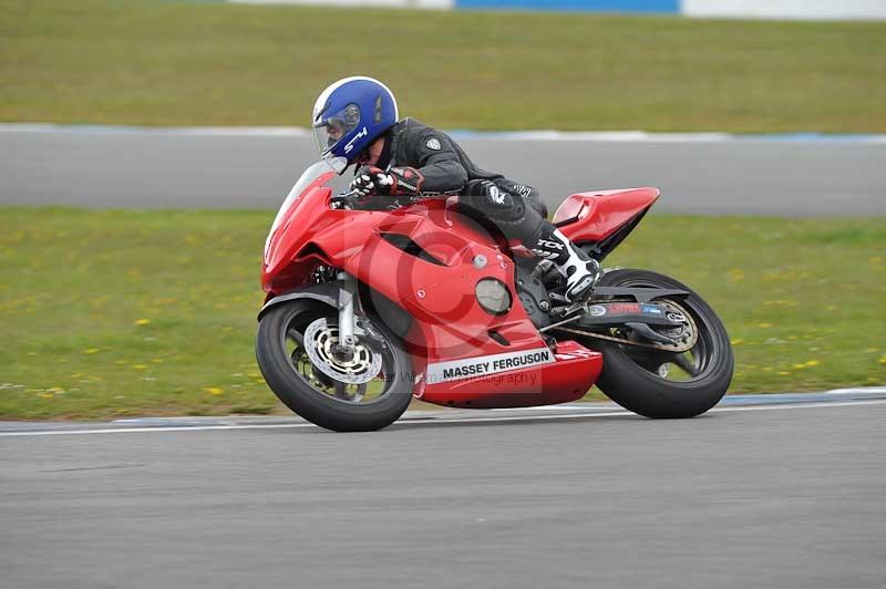 Motorcycle action photographs;donington;donington park leicestershire;donington photographs;event digital images;eventdigitalimages;no limits trackday;peter wileman photography;trackday;trackday digital images;trackday photos