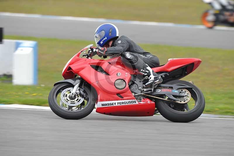 Motorcycle action photographs;donington;donington park leicestershire;donington photographs;event digital images;eventdigitalimages;no limits trackday;peter wileman photography;trackday;trackday digital images;trackday photos