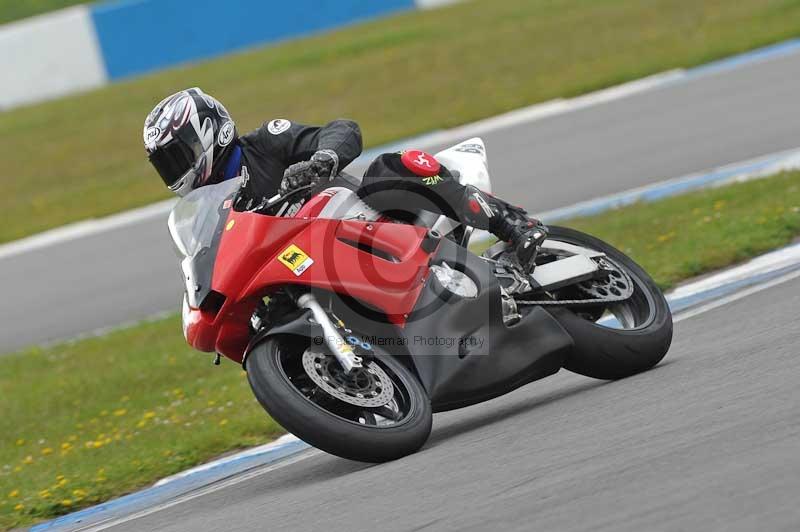 Motorcycle action photographs;donington;donington park leicestershire;donington photographs;event digital images;eventdigitalimages;no limits trackday;peter wileman photography;trackday;trackday digital images;trackday photos