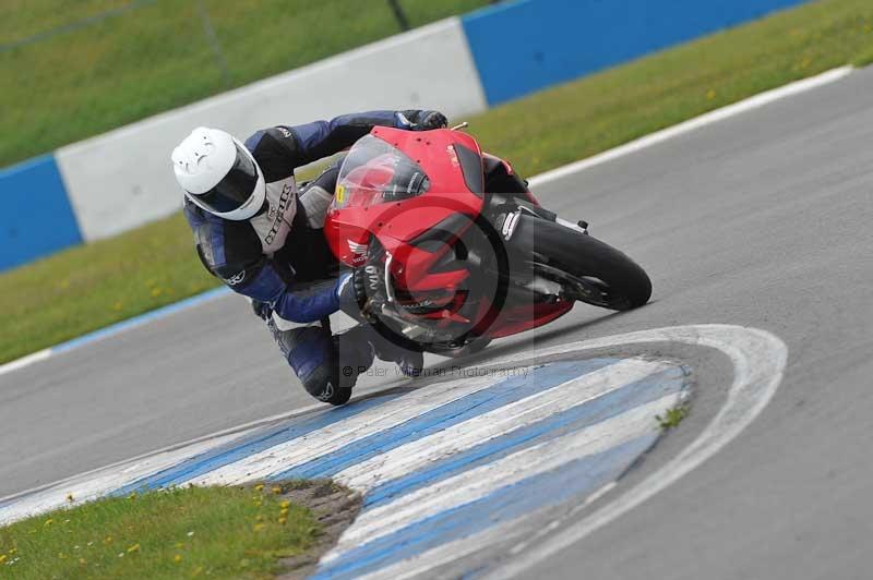 Motorcycle action photographs;donington;donington park leicestershire;donington photographs;event digital images;eventdigitalimages;no limits trackday;peter wileman photography;trackday;trackday digital images;trackday photos