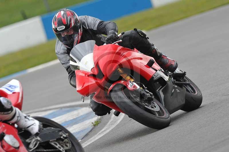 Motorcycle action photographs;donington;donington park leicestershire;donington photographs;event digital images;eventdigitalimages;no limits trackday;peter wileman photography;trackday;trackday digital images;trackday photos