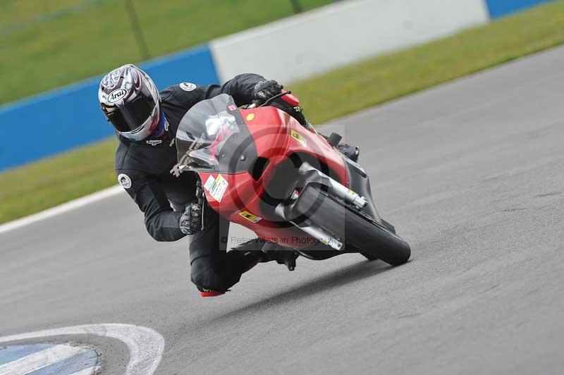 Motorcycle action photographs;donington;donington park leicestershire;donington photographs;event digital images;eventdigitalimages;no limits trackday;peter wileman photography;trackday;trackday digital images;trackday photos