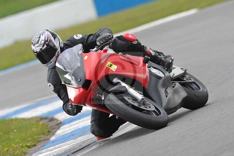 Motorcycle action photographs;donington;donington park leicestershire;donington photographs;event digital images;eventdigitalimages;no limits trackday;peter wileman photography;trackday;trackday digital images;trackday photos