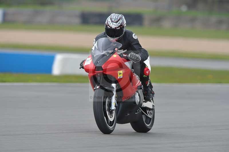 Motorcycle action photographs;donington;donington park leicestershire;donington photographs;event digital images;eventdigitalimages;no limits trackday;peter wileman photography;trackday;trackday digital images;trackday photos