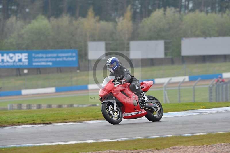 Motorcycle action photographs;donington;donington park leicestershire;donington photographs;event digital images;eventdigitalimages;no limits trackday;peter wileman photography;trackday;trackday digital images;trackday photos