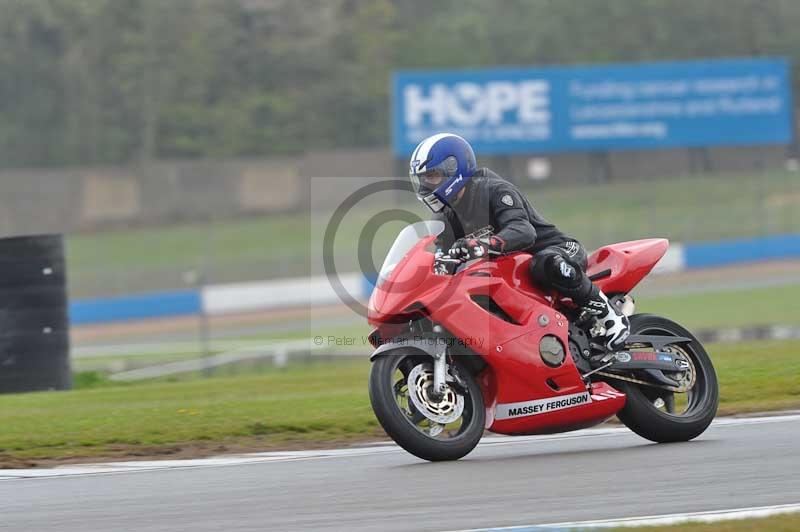 Motorcycle action photographs;donington;donington park leicestershire;donington photographs;event digital images;eventdigitalimages;no limits trackday;peter wileman photography;trackday;trackday digital images;trackday photos