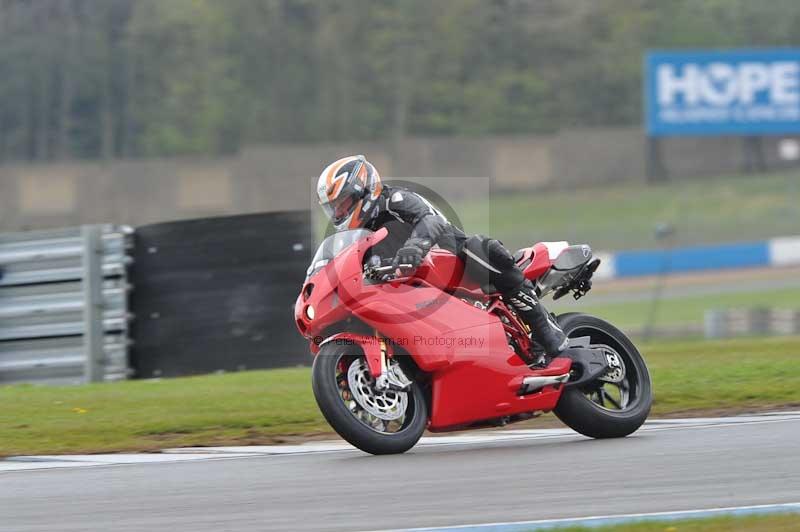 Motorcycle action photographs;donington;donington park leicestershire;donington photographs;event digital images;eventdigitalimages;no limits trackday;peter wileman photography;trackday;trackday digital images;trackday photos