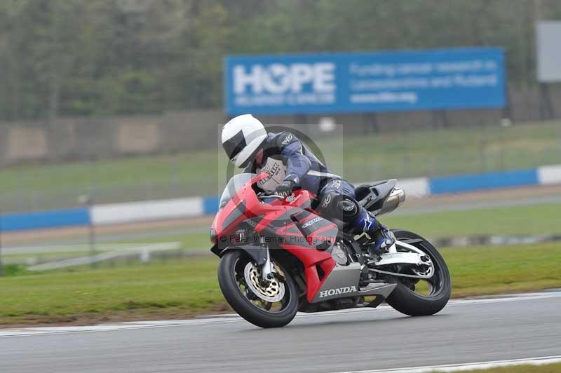 Motorcycle action photographs;donington;donington park leicestershire;donington photographs;event digital images;eventdigitalimages;no limits trackday;peter wileman photography;trackday;trackday digital images;trackday photos