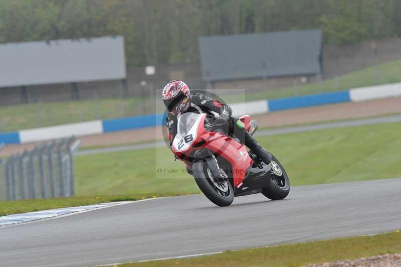 Motorcycle action photographs;donington;donington park leicestershire;donington photographs;event digital images;eventdigitalimages;no limits trackday;peter wileman photography;trackday;trackday digital images;trackday photos