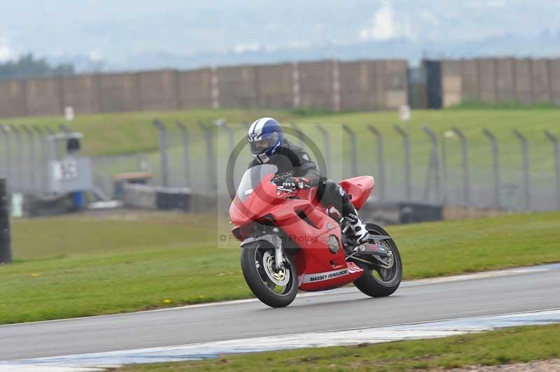 Motorcycle action photographs;donington;donington park leicestershire;donington photographs;event digital images;eventdigitalimages;no limits trackday;peter wileman photography;trackday;trackday digital images;trackday photos