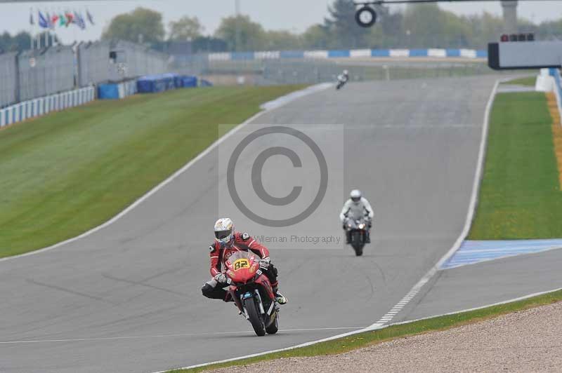 Motorcycle action photographs;donington;donington park leicestershire;donington photographs;event digital images;eventdigitalimages;no limits trackday;peter wileman photography;trackday;trackday digital images;trackday photos