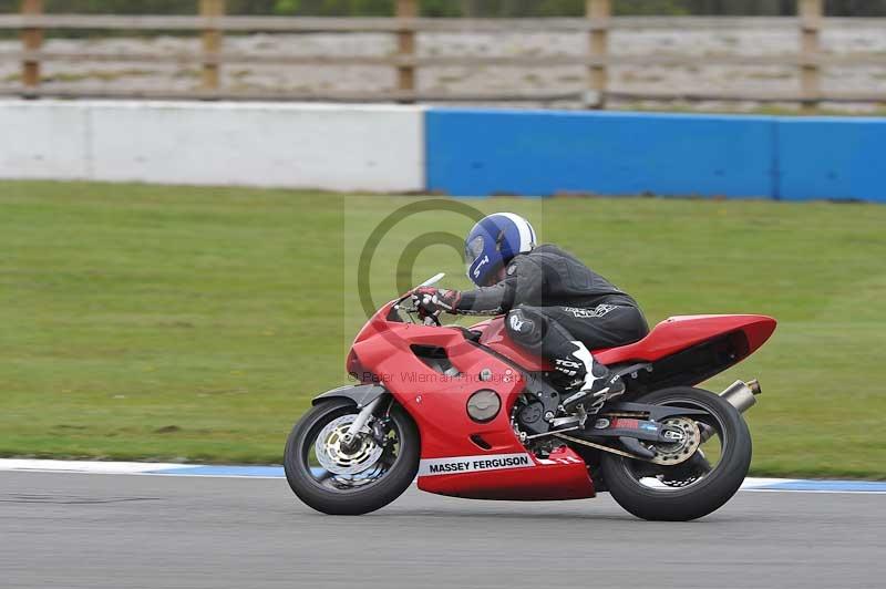 Motorcycle action photographs;donington;donington park leicestershire;donington photographs;event digital images;eventdigitalimages;no limits trackday;peter wileman photography;trackday;trackday digital images;trackday photos