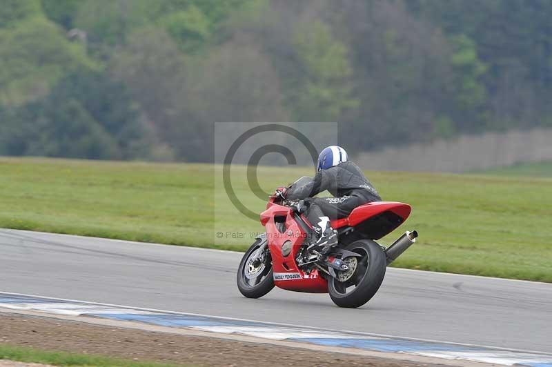 Motorcycle action photographs;donington;donington park leicestershire;donington photographs;event digital images;eventdigitalimages;no limits trackday;peter wileman photography;trackday;trackday digital images;trackday photos