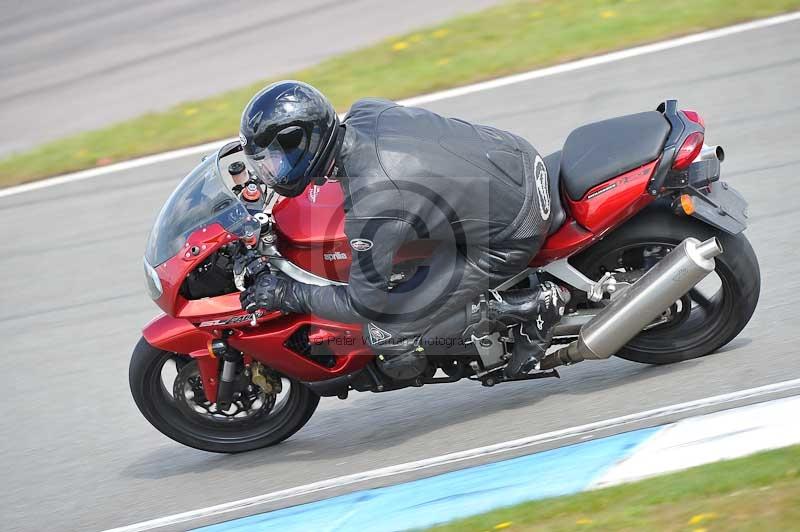 Motorcycle action photographs;donington;donington park leicestershire;donington photographs;event digital images;eventdigitalimages;no limits trackday;peter wileman photography;trackday;trackday digital images;trackday photos