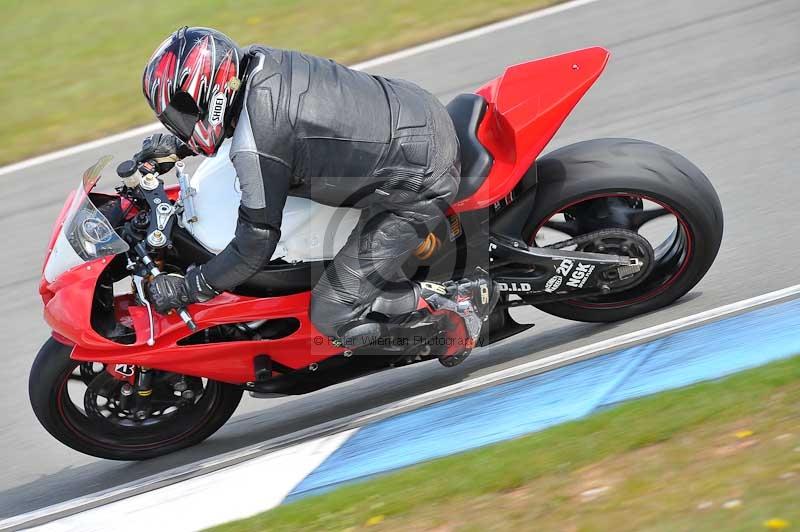 Motorcycle action photographs;donington;donington park leicestershire;donington photographs;event digital images;eventdigitalimages;no limits trackday;peter wileman photography;trackday;trackday digital images;trackday photos