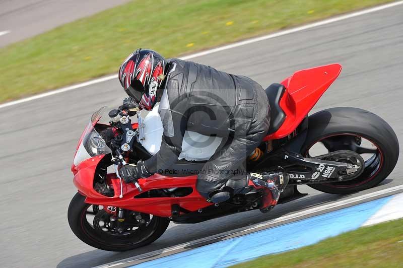 Motorcycle action photographs;donington;donington park leicestershire;donington photographs;event digital images;eventdigitalimages;no limits trackday;peter wileman photography;trackday;trackday digital images;trackday photos