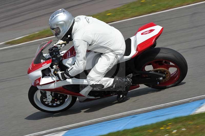 Motorcycle action photographs;donington;donington park leicestershire;donington photographs;event digital images;eventdigitalimages;no limits trackday;peter wileman photography;trackday;trackday digital images;trackday photos