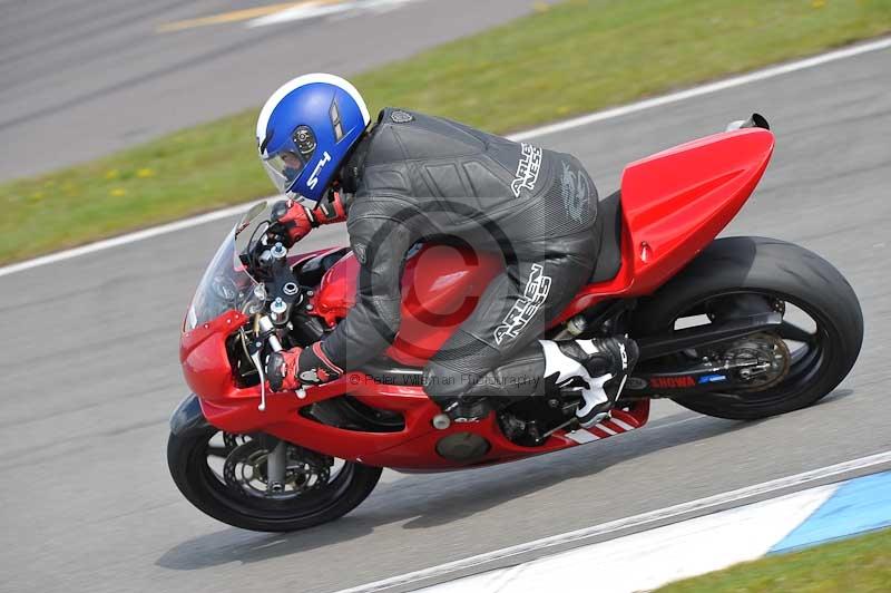 Motorcycle action photographs;donington;donington park leicestershire;donington photographs;event digital images;eventdigitalimages;no limits trackday;peter wileman photography;trackday;trackday digital images;trackday photos