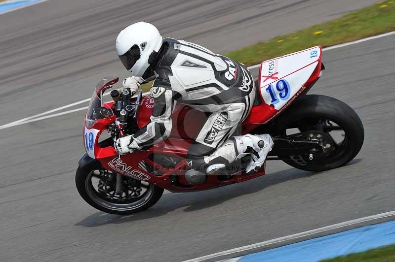 Motorcycle action photographs;donington;donington park leicestershire;donington photographs;event digital images;eventdigitalimages;no limits trackday;peter wileman photography;trackday;trackday digital images;trackday photos