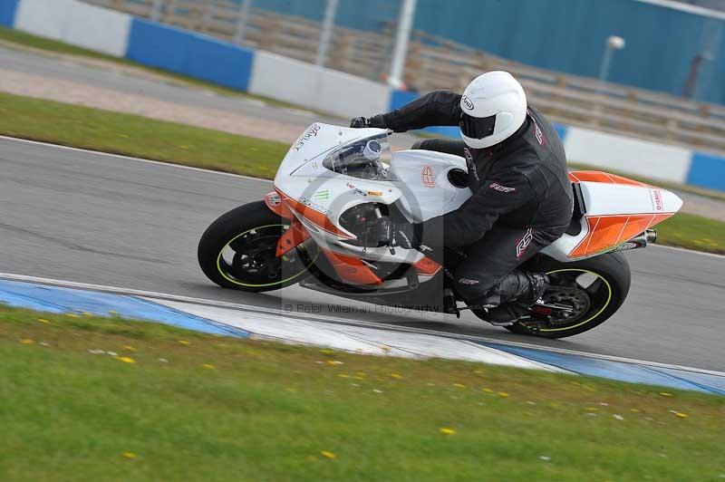 Motorcycle action photographs;donington;donington park leicestershire;donington photographs;event digital images;eventdigitalimages;no limits trackday;peter wileman photography;trackday;trackday digital images;trackday photos