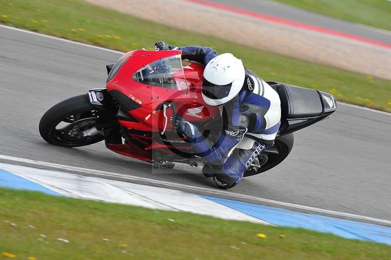 Motorcycle action photographs;donington;donington park leicestershire;donington photographs;event digital images;eventdigitalimages;no limits trackday;peter wileman photography;trackday;trackday digital images;trackday photos