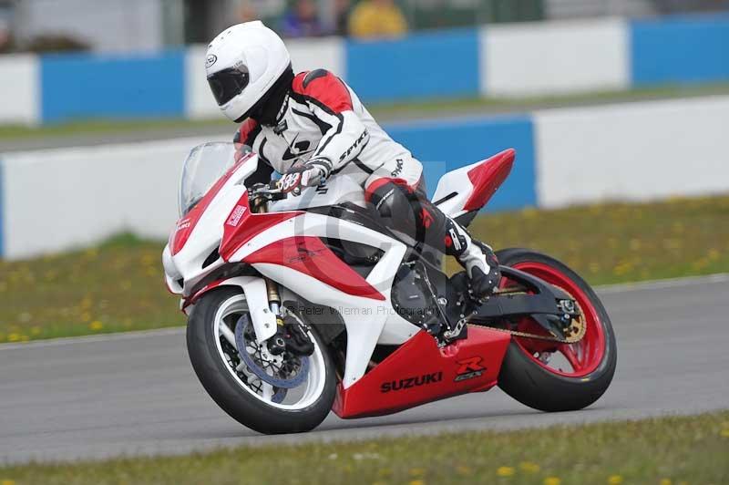 Motorcycle action photographs;donington;donington park leicestershire;donington photographs;event digital images;eventdigitalimages;no limits trackday;peter wileman photography;trackday;trackday digital images;trackday photos