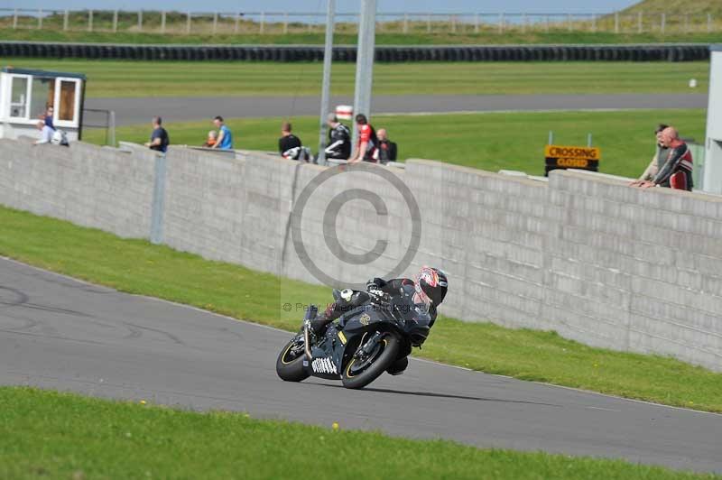 Motorcycle action photographs;anglesey circuit;anglesey trackday photographs;event digital images;eventdigitalimages;no limits trackday;oulton park circuit cheshire;peter wileman photography;trackday;trackday digital images;trackday photos;ty croes circuit wales