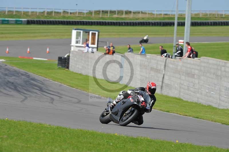 Motorcycle action photographs;anglesey circuit;anglesey trackday photographs;event digital images;eventdigitalimages;no limits trackday;oulton park circuit cheshire;peter wileman photography;trackday;trackday digital images;trackday photos;ty croes circuit wales