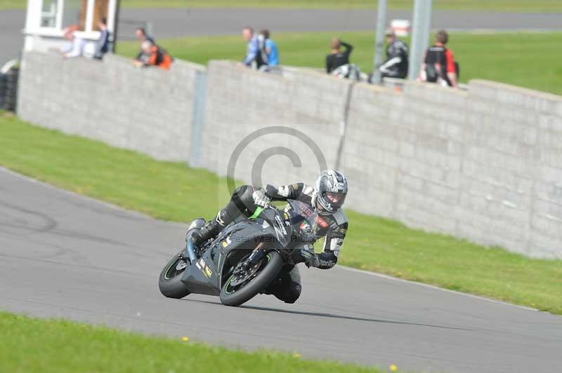 Motorcycle action photographs;anglesey circuit;anglesey trackday photographs;event digital images;eventdigitalimages;no limits trackday;oulton park circuit cheshire;peter wileman photography;trackday;trackday digital images;trackday photos;ty croes circuit wales