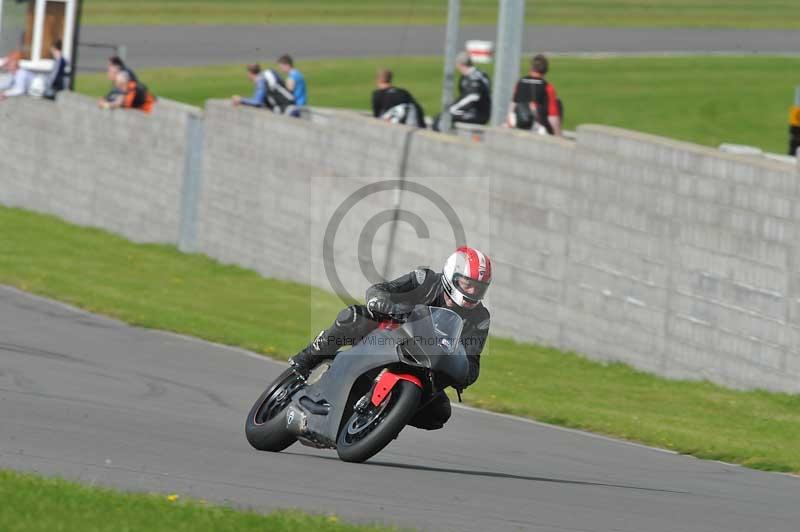 Motorcycle action photographs;anglesey circuit;anglesey trackday photographs;event digital images;eventdigitalimages;no limits trackday;oulton park circuit cheshire;peter wileman photography;trackday;trackday digital images;trackday photos;ty croes circuit wales