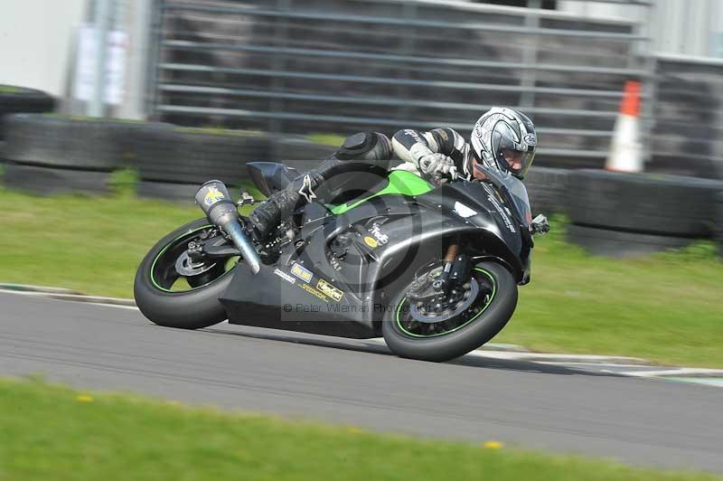 Motorcycle action photographs;anglesey circuit;anglesey trackday photographs;event digital images;eventdigitalimages;no limits trackday;oulton park circuit cheshire;peter wileman photography;trackday;trackday digital images;trackday photos;ty croes circuit wales