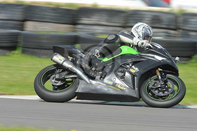 Motorcycle action photographs;anglesey circuit;anglesey trackday photographs;event digital images;eventdigitalimages;no limits trackday;oulton park circuit cheshire;peter wileman photography;trackday;trackday digital images;trackday photos;ty croes circuit wales