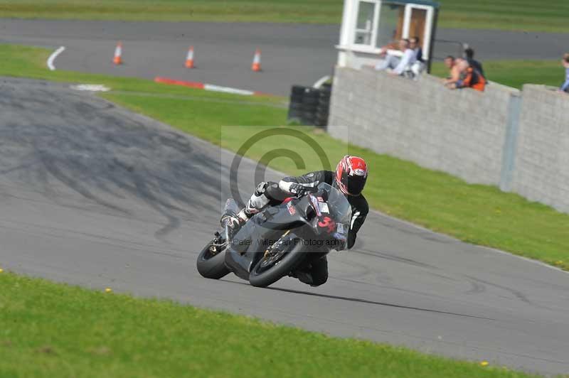 Motorcycle action photographs;anglesey circuit;anglesey trackday photographs;event digital images;eventdigitalimages;no limits trackday;oulton park circuit cheshire;peter wileman photography;trackday;trackday digital images;trackday photos;ty croes circuit wales