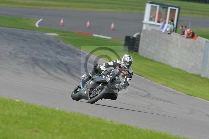 Motorcycle action photographs;anglesey circuit;anglesey trackday photographs;event digital images;eventdigitalimages;no limits trackday;oulton park circuit cheshire;peter wileman photography;trackday;trackday digital images;trackday photos;ty croes circuit wales