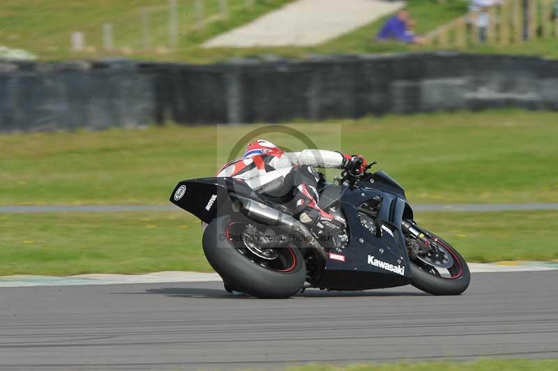 Motorcycle action photographs;anglesey circuit;anglesey trackday photographs;event digital images;eventdigitalimages;no limits trackday;oulton park circuit cheshire;peter wileman photography;trackday;trackday digital images;trackday photos;ty croes circuit wales