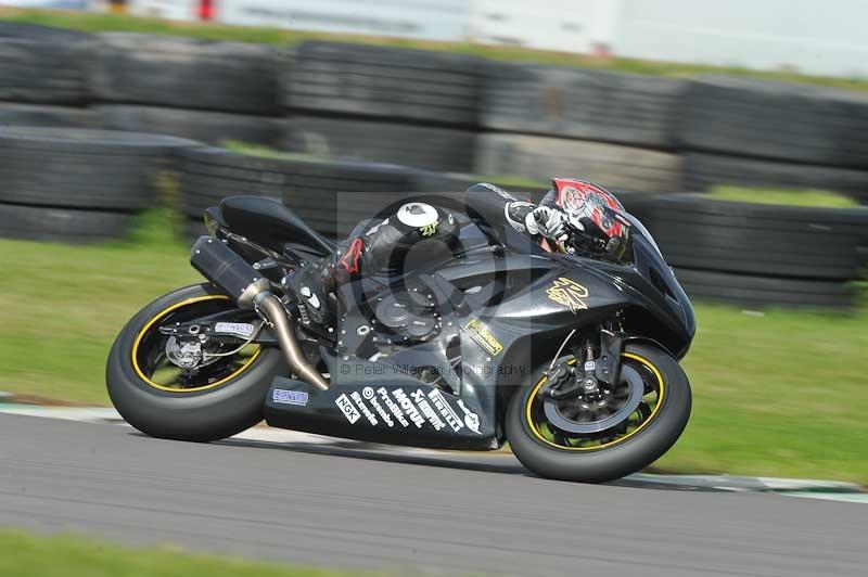 Motorcycle action photographs;anglesey circuit;anglesey trackday photographs;event digital images;eventdigitalimages;no limits trackday;oulton park circuit cheshire;peter wileman photography;trackday;trackday digital images;trackday photos;ty croes circuit wales