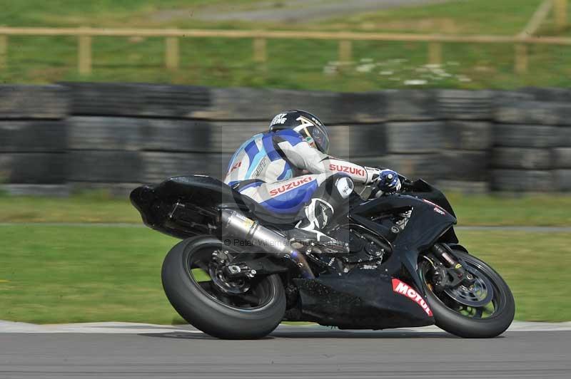 Motorcycle action photographs;anglesey circuit;anglesey trackday photographs;event digital images;eventdigitalimages;no limits trackday;oulton park circuit cheshire;peter wileman photography;trackday;trackday digital images;trackday photos;ty croes circuit wales