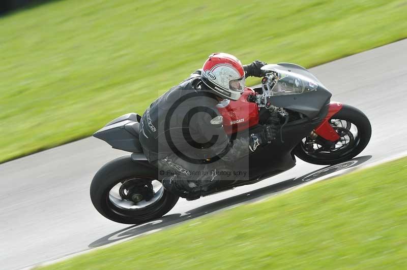 Motorcycle action photographs;anglesey circuit;anglesey trackday photographs;event digital images;eventdigitalimages;no limits trackday;oulton park circuit cheshire;peter wileman photography;trackday;trackday digital images;trackday photos;ty croes circuit wales