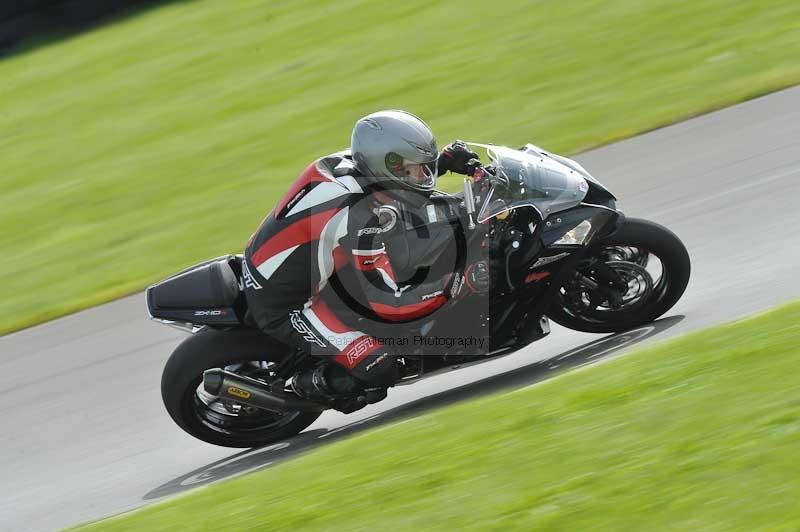 Motorcycle action photographs;anglesey circuit;anglesey trackday photographs;event digital images;eventdigitalimages;no limits trackday;oulton park circuit cheshire;peter wileman photography;trackday;trackday digital images;trackday photos;ty croes circuit wales