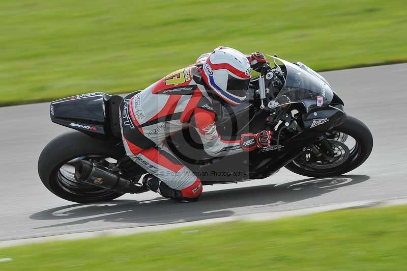 Motorcycle action photographs;anglesey circuit;anglesey trackday photographs;event digital images;eventdigitalimages;no limits trackday;oulton park circuit cheshire;peter wileman photography;trackday;trackday digital images;trackday photos;ty croes circuit wales