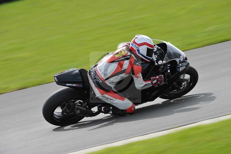 Motorcycle action photographs;anglesey circuit;anglesey trackday photographs;event digital images;eventdigitalimages;no limits trackday;oulton park circuit cheshire;peter wileman photography;trackday;trackday digital images;trackday photos;ty croes circuit wales