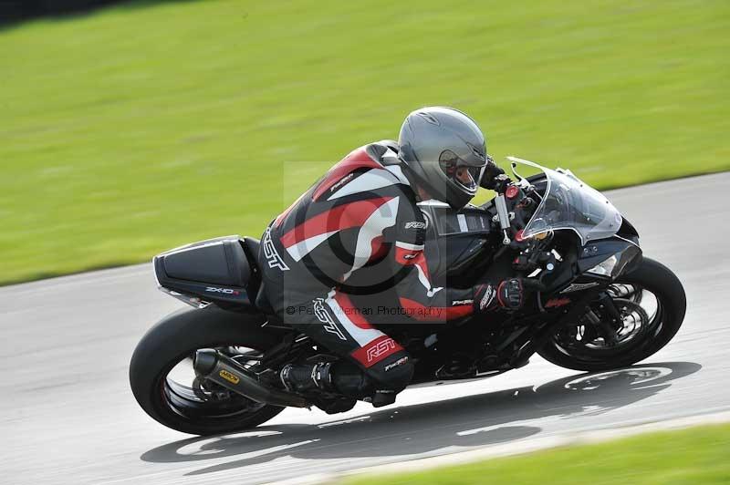 Motorcycle action photographs;anglesey circuit;anglesey trackday photographs;event digital images;eventdigitalimages;no limits trackday;oulton park circuit cheshire;peter wileman photography;trackday;trackday digital images;trackday photos;ty croes circuit wales