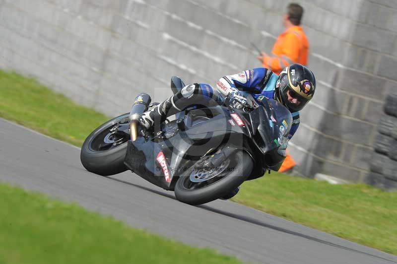 Motorcycle action photographs;anglesey circuit;anglesey trackday photographs;event digital images;eventdigitalimages;no limits trackday;oulton park circuit cheshire;peter wileman photography;trackday;trackday digital images;trackday photos;ty croes circuit wales