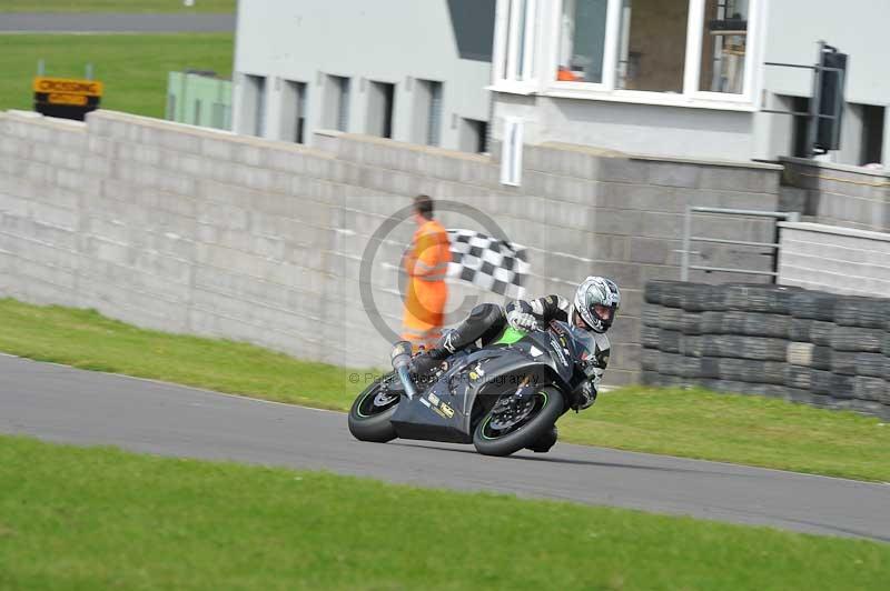 Motorcycle action photographs;anglesey circuit;anglesey trackday photographs;event digital images;eventdigitalimages;no limits trackday;oulton park circuit cheshire;peter wileman photography;trackday;trackday digital images;trackday photos;ty croes circuit wales