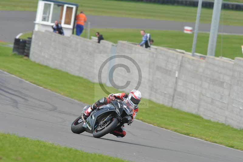 Motorcycle action photographs;anglesey circuit;anglesey trackday photographs;event digital images;eventdigitalimages;no limits trackday;oulton park circuit cheshire;peter wileman photography;trackday;trackday digital images;trackday photos;ty croes circuit wales