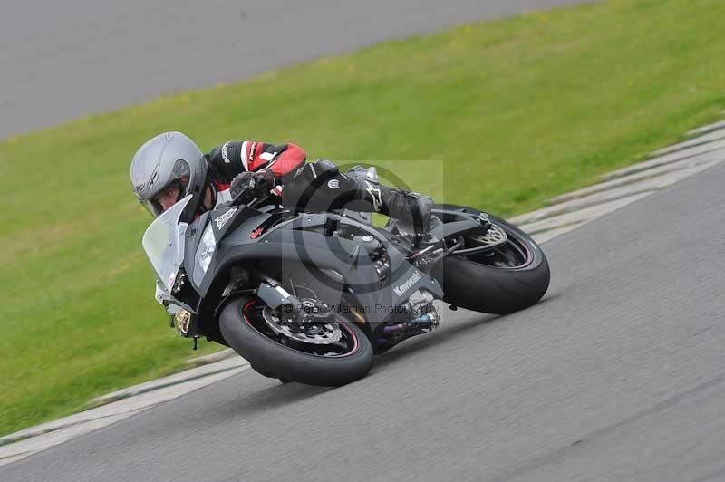 Motorcycle action photographs;anglesey circuit;anglesey trackday photographs;event digital images;eventdigitalimages;no limits trackday;oulton park circuit cheshire;peter wileman photography;trackday;trackday digital images;trackday photos;ty croes circuit wales